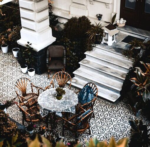 Tips for Creating a Cozy and Inviting Outdoor Living Space at Home