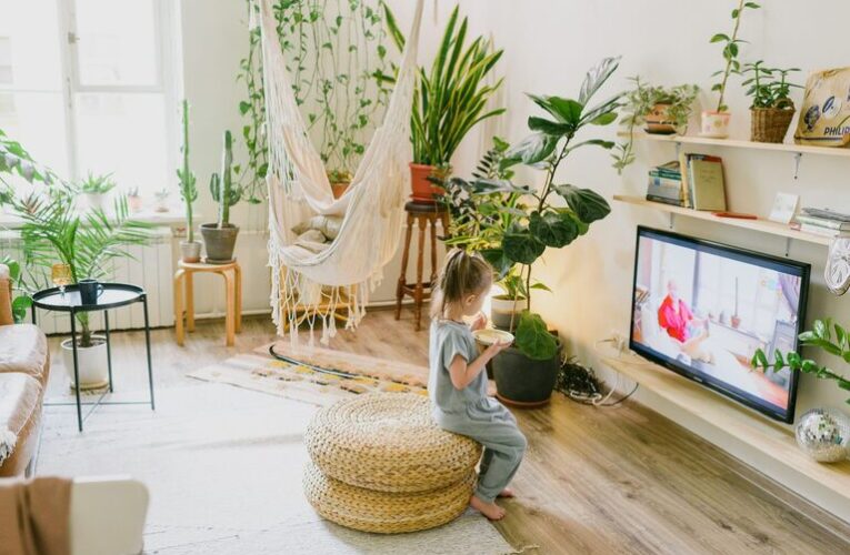 Tips for Creating a Cozy and Inviting Living Space at Home